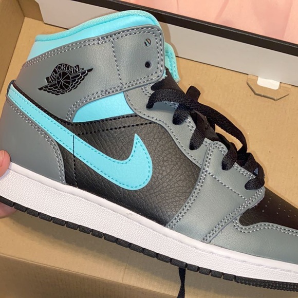 Cut in half: Air Jordan 1 Mid Review | RunRepeat Jordan 1